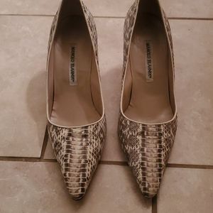Manolo Blahnik cream grey snakeskin heels sz 39.5